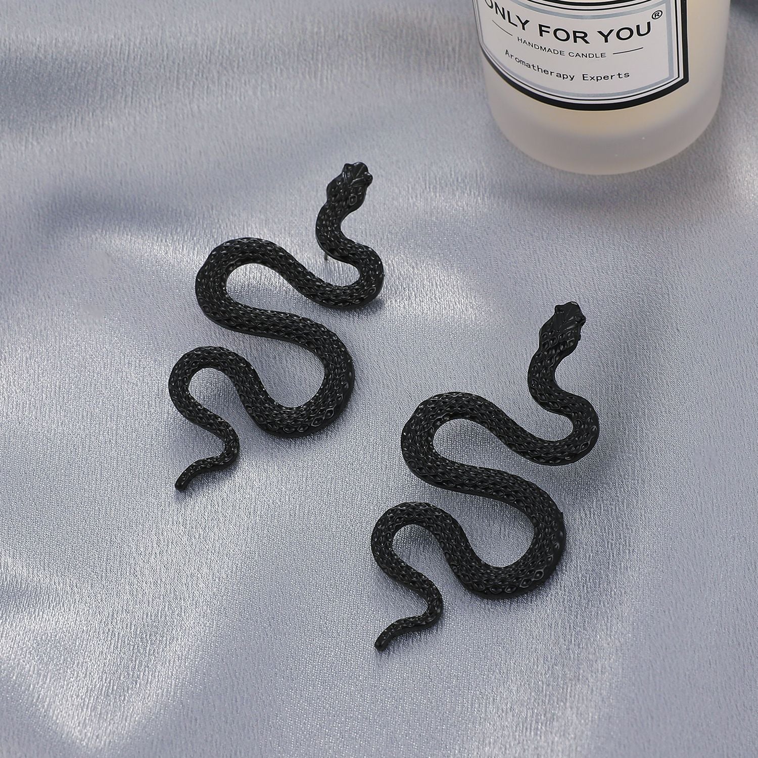 Wholesale Retro Exaggerated Snake Punk Geometric Alloy Carved Animal Snake Earrings
